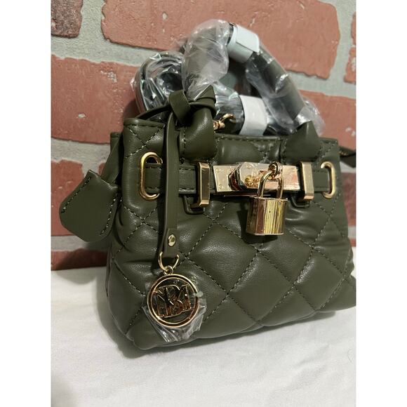 NEW Badgley Mischka Mini Tote Bag Green Quilted Gold Front Lock Crossbody - Picture 6 of 6